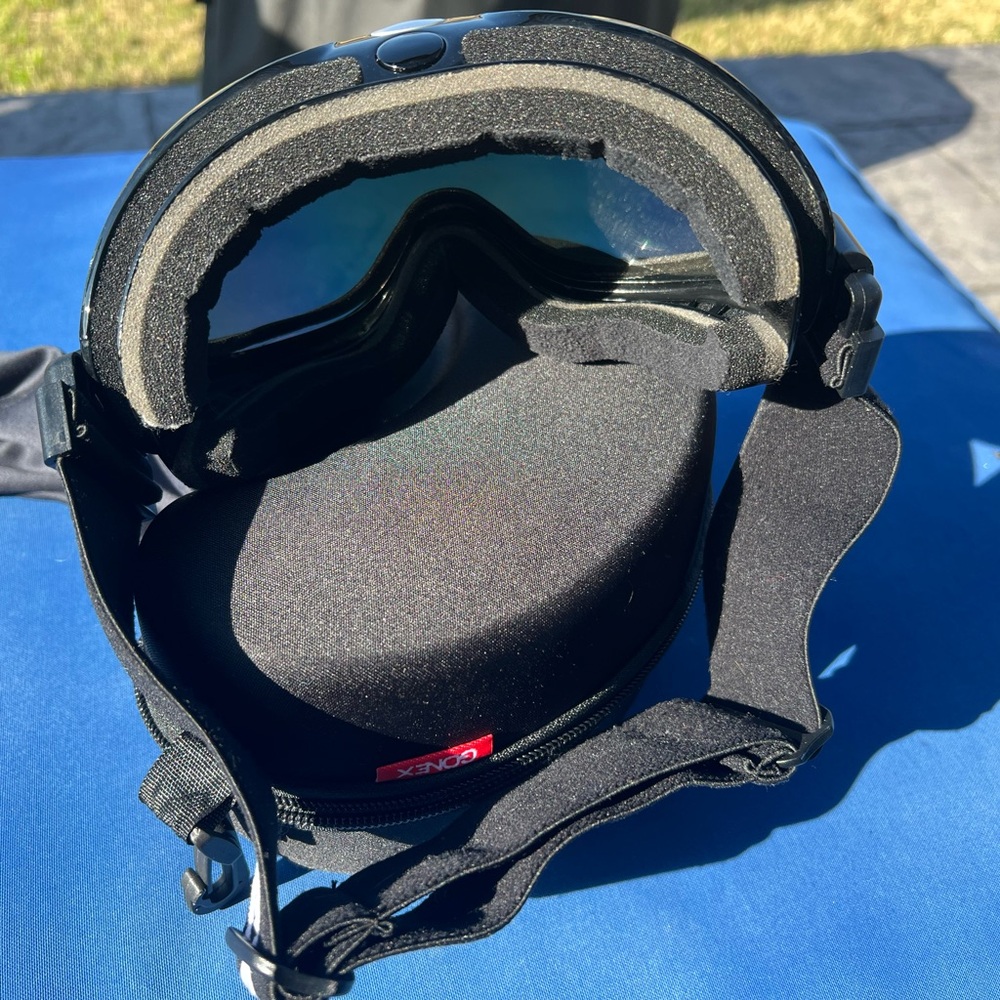 Men’s Gonex Ski/Snowboard Goggles with zippered case. - Picture 5 of 8